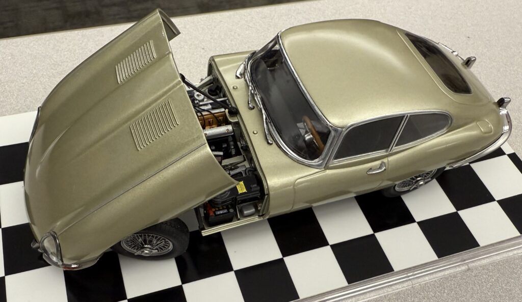 Frank's 1 24 revell jaguar xk e