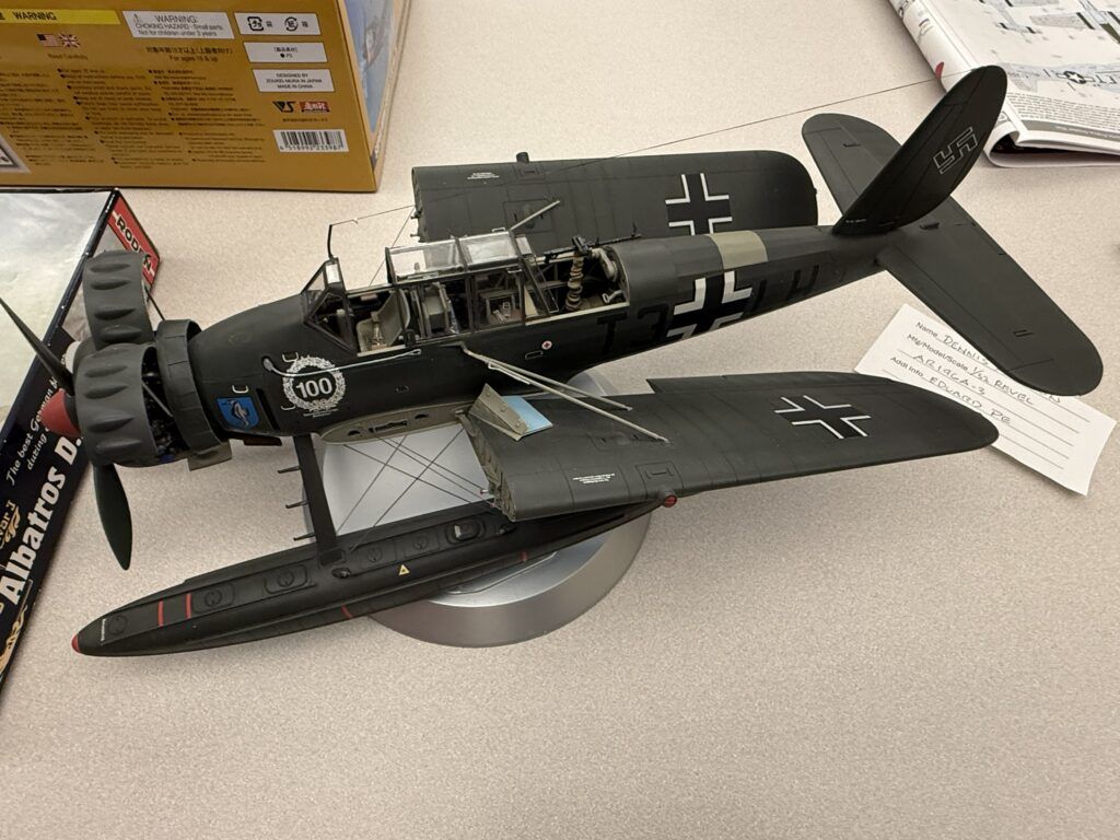 6 30 Dennis D 1 32 Revell Arado